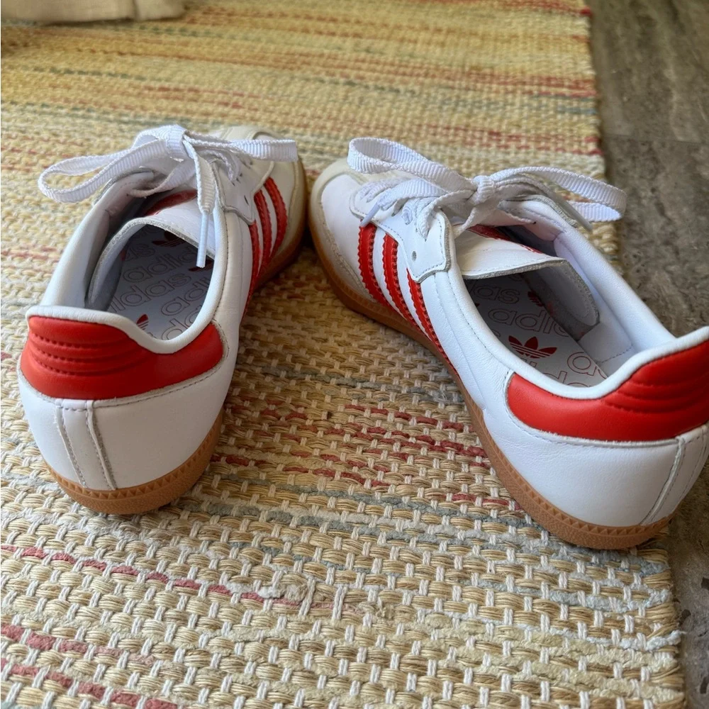 adidas Sambas. Kids White Sneakers with Red Stripes - Picture 2 of 3